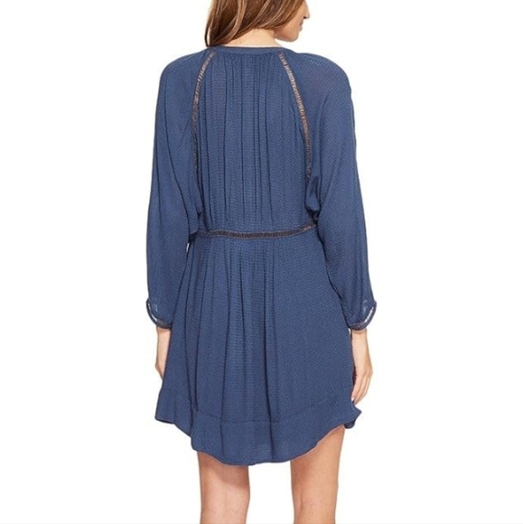 Free People Blue 3/4 Sleeve Relaxed Blouse Med Deep V Cut - Picture 9 of 9